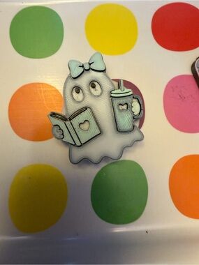 Cute Ghost Halloween phone finger accessory!
